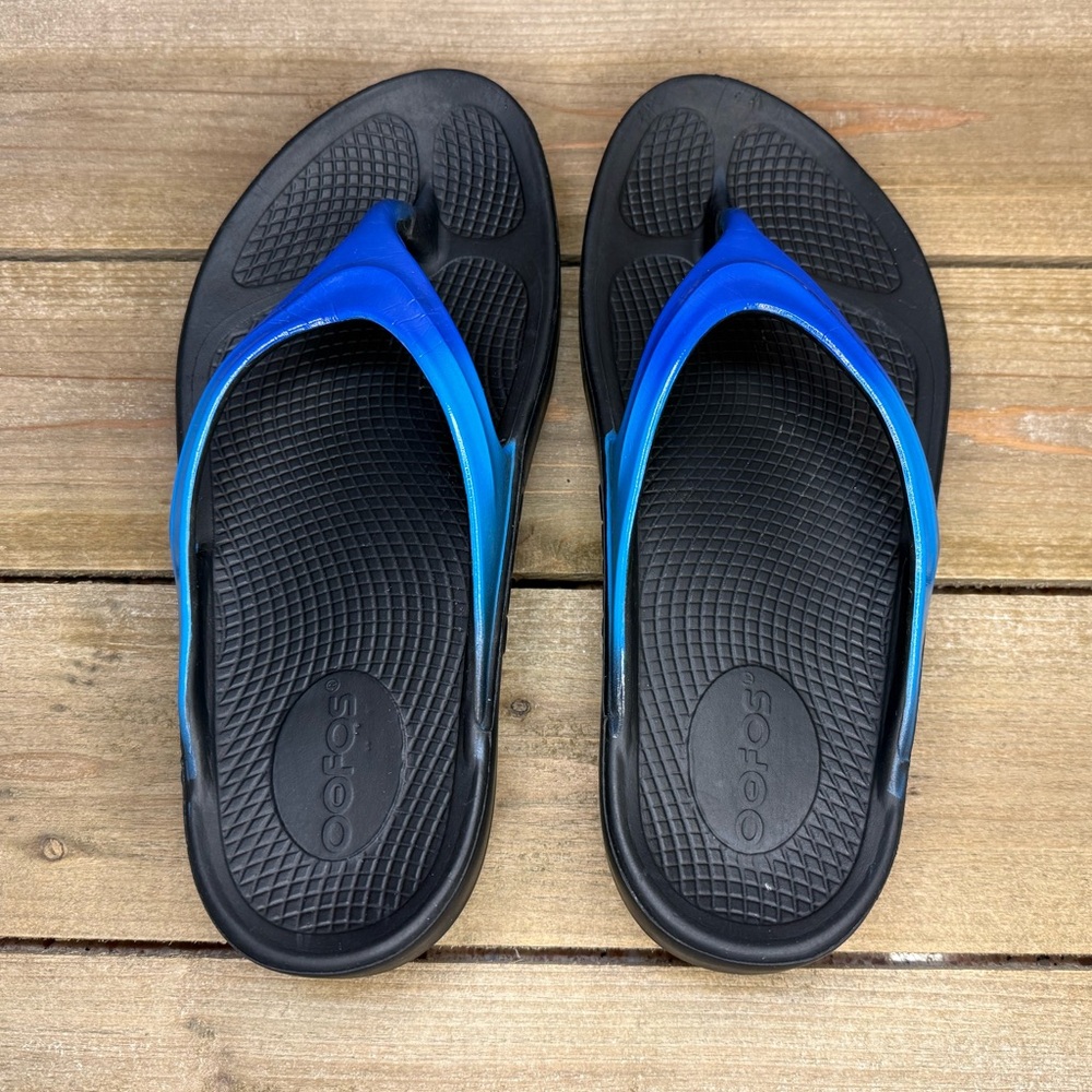 OOFOS flip flops - Picture 5 of 8